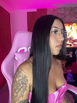 Snapshot of Tamara_Roberts1 chatting on January 14, 2025, 1:58 am Tamara Roberts1 online show from January 14, 2025, 1:58 am