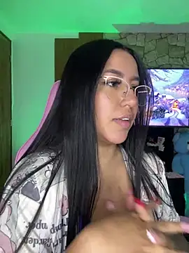 Snapshot of Tamara_Roberts1 chatting on December 22, 2024, 5:01 am Tamara Roberts1 online show from December 22, 2024, 5:01 am