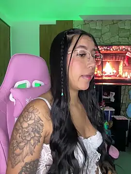 Snapshot of Tamara_Roberts1 chatting on December 28, 2024, 2:22 am Tamara Roberts1 online show from December 28, 2024, 2:22 am