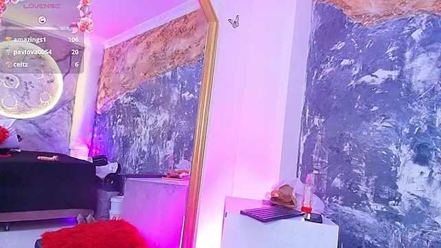 AuroraRojas online show from March 21, 2025, 8:39 am