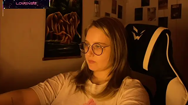 JacyWinslat online show from October 6, 2025, 7:36 pm