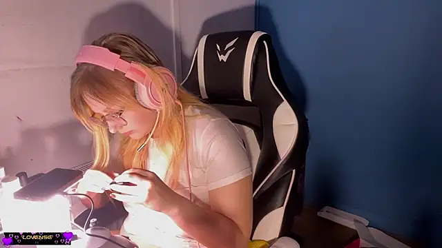 JacyWinslat online show from March 1, 2025, 1:00 am