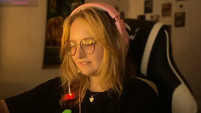 JacyWinslat online show from September 9, 2025, 10:52 pm