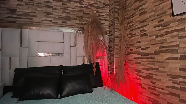 Nick Collins18 online show from November 29, 2025, 9:59 pm