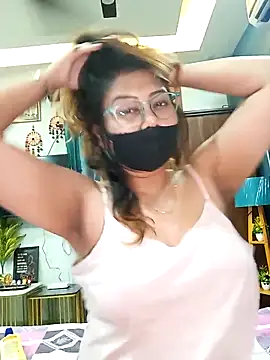 Cute-mona online show from April 15, 2026, 8:31 pm