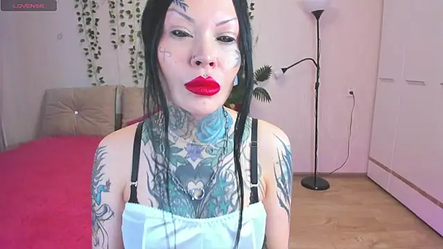 Megan Black Moon online show from November 26, 2025, 4:01 am