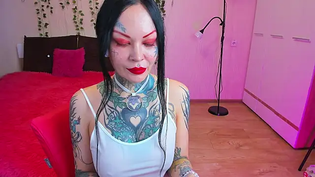 Megan Black Moon online show from November 1, 2025, 9:47 am