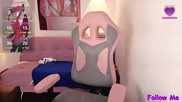 vittorialombardi   online show from November 6, 2025, 8:18 am