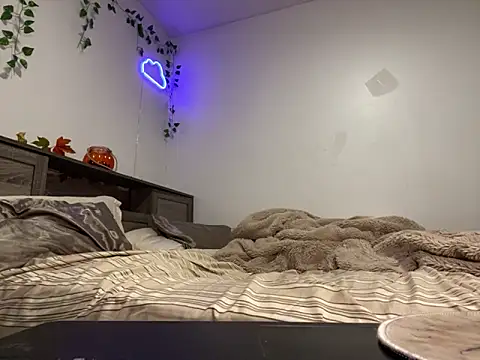 Kittyymaze1 online show from September 25, 2025, 12:11 pm