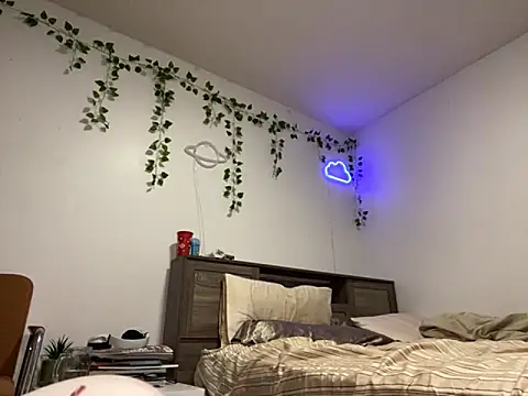 Kittyymaze1 online show from September 23, 2025, 12:34 pm