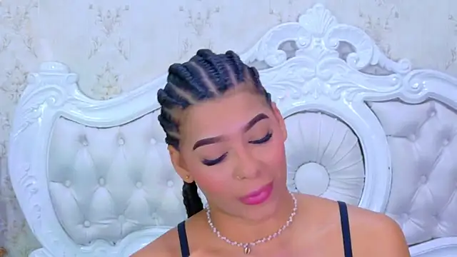 Snapshot of TiaraRosse chatting on November 25, 2025, 1:55 pm TiaraRosse online show from November 25, 2025, 1:55 pm