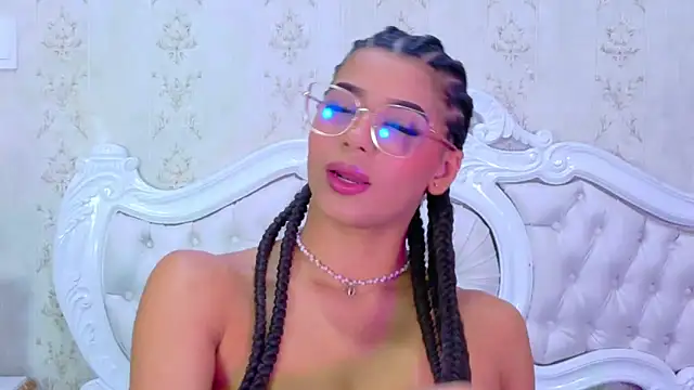 Snapshot of TiaraRosse chatting on November 24, 2025, 1:11 pm TiaraRosse online show from November 24, 2025, 1:11 pm