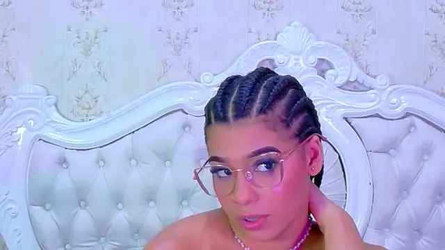 Snapshot of TiaraRosse chatting on November 30, 2025, 5:03 pm TiaraRosse online show from November 30, 2025, 5:03 pm