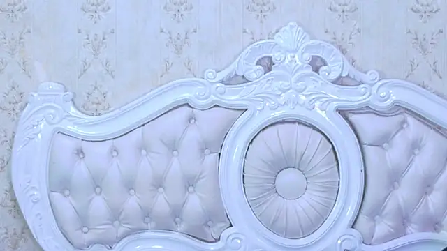 Snapshot of TiaraRosse chatting on November 10, 2025, 11:04 am TiaraRosse online show from November 10, 2025, 11:04 am