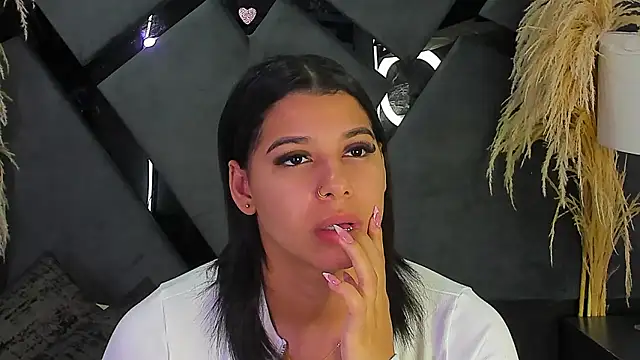 TiaraRosse online show from January 11, 2026, 5:03 am