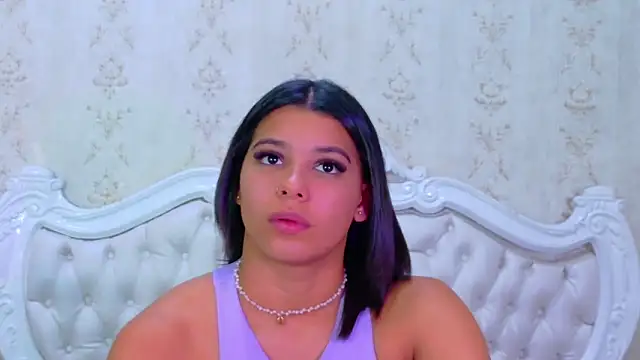 Snapshot of TiaraRosse chatting on October 25, 2025, 1:34 pm TiaraRosse online show from October 25, 2025, 1:34 pm