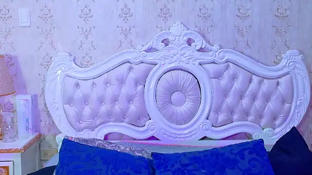 Snapshot of TiaraRosse chatting on November 13, 2025, 5:33 am TiaraRosse online show from November 13, 2025, 5:33 am