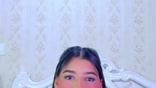 Snapshot of TiaraRosse chatting on November 20, 2025, 12:39 pm TiaraRosse online show from November 20, 2025, 12:39 pm