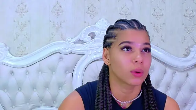 Snapshot of TiaraRosse chatting on November 22, 2025, 1:32 pm TiaraRosse online show from November 22, 2025, 1:32 pm