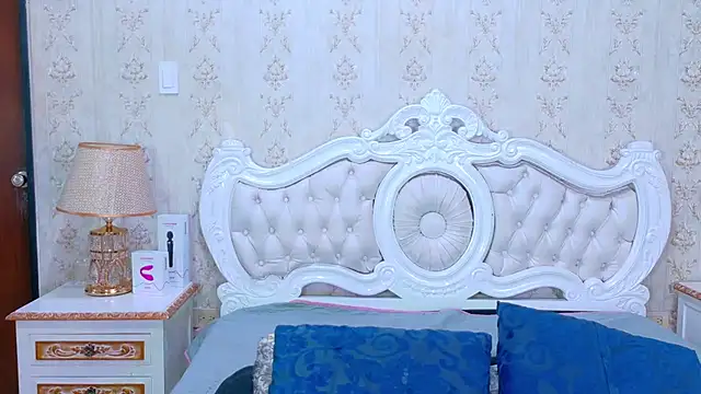 Snapshot of TiaraRosse chatting on November 21, 2025, 12:59 pm TiaraRosse online show from November 21, 2025, 12:59 pm