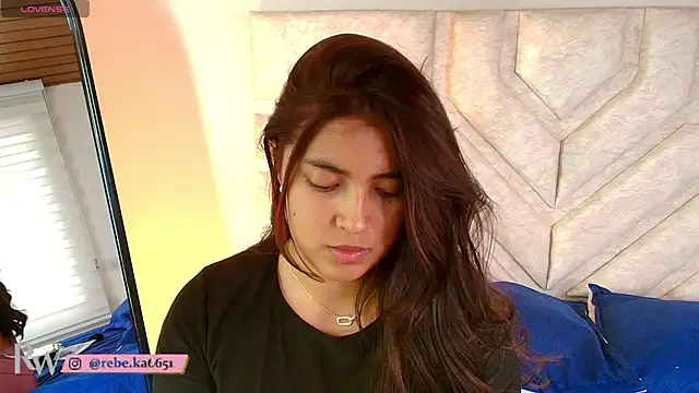 Rebeca Williams  online show from March 17, 2025, 7:26 pm