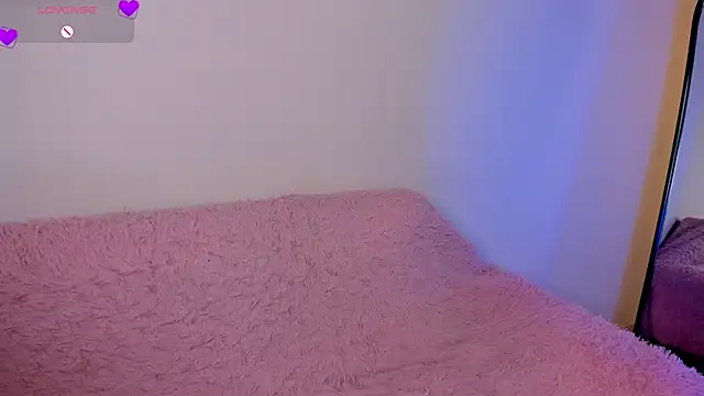 Rebeca Williams  online show from April 4, 2026, 12:34 pm