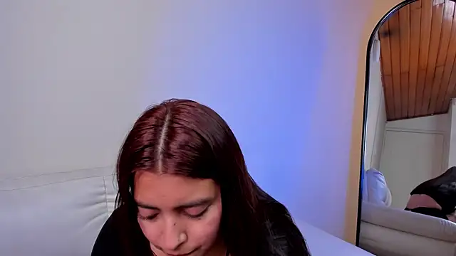 Rebeca Williams  online show from April 1, 2026, 2:03 pm