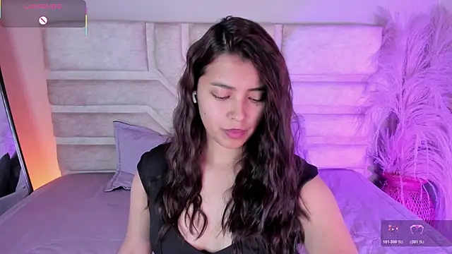 Rebeca Williams  online show from November 8, 2025, 12:31 pm