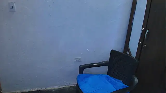 Snapshot of Oh_Tique chatting on October 21, 2025, 4:39 pm Oh Tique online show from October 21, 2025, 4:39 pm