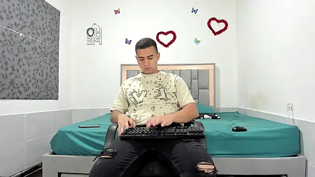 Snapshot of simookeler chatting on October 16, 2025, 12:46 pm simookeler online show from October 16, 2025, 12:46 pm