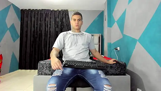 Snapshot of simookeler chatting on March 14, 2025, 11:43 pm simookeler online show from March 14, 2025, 11:43 pm