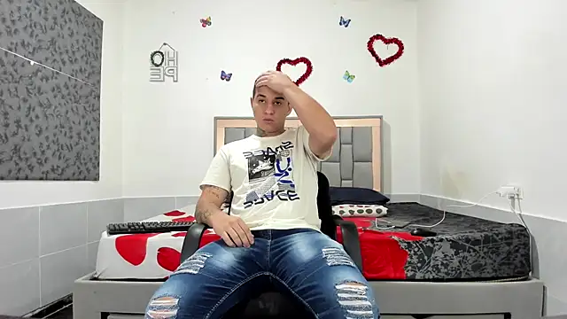 Snapshot of simookeler chatting on October 8, 2025, 11:56 am simookeler online show from October 8, 2025, 11:56 am