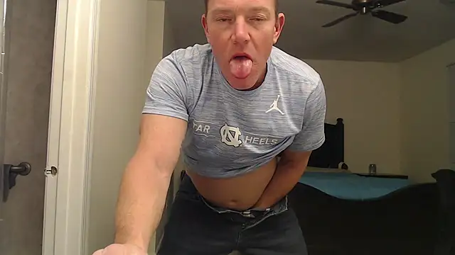 Bigtater1999 online show from November 30, 2025, 2:23 am