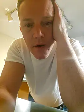 Bigtater1999 online show from November 10, 2025, 2:27 am