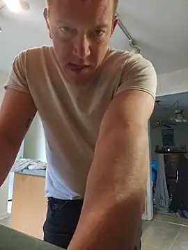 Bigtater1999 online show from May 13, 2026, 9:55 pm