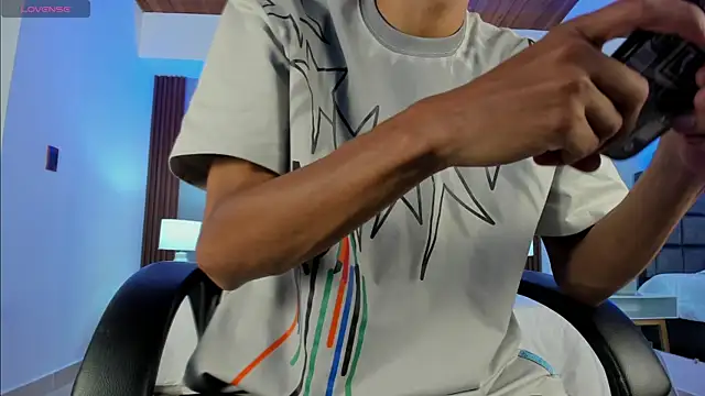 Aaron Scoot online show from January 14, 2025, 8:04 pm