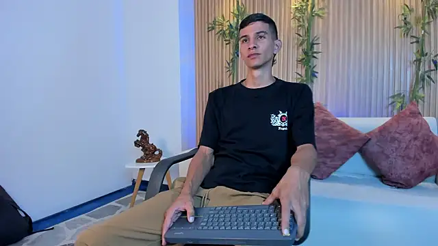 Aaron Scoot online show from January 7, 2026, 11:04 am