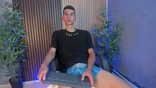 Aaron Scoot online show from December 5, 2025, 4:49 pm