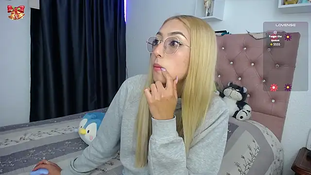 Soffy-brooks online show from December 15, 2025, 3:34 am