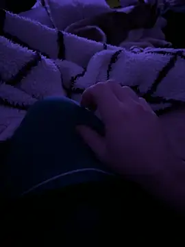 unconnudu21000 online show from December 8, 2024, 5:17 am