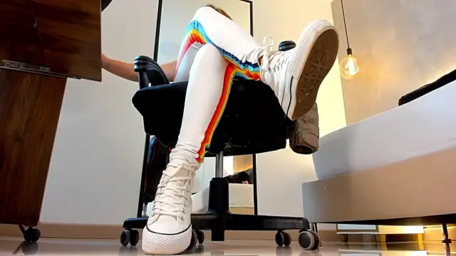 alma fenix online show from November 21, 2025, 12:48 pm