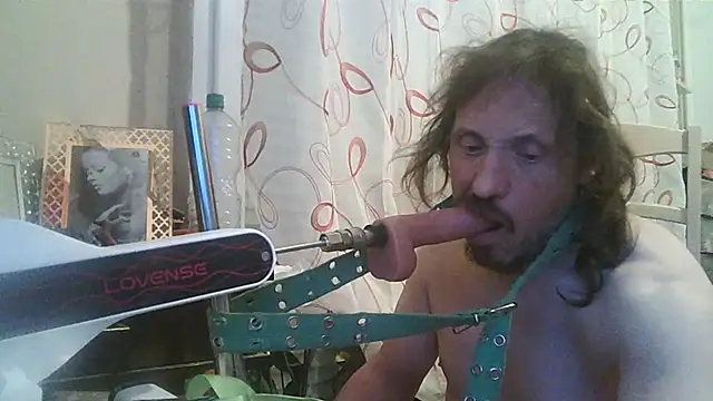 cyril020202 online show from March 27, 2026, 9:38 pm