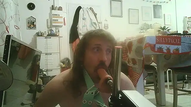 cyril020202 online show from October 23, 2025, 11:42 am