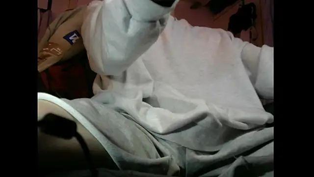 Ray175oo online show from December 5, 2025, 6:28 pm