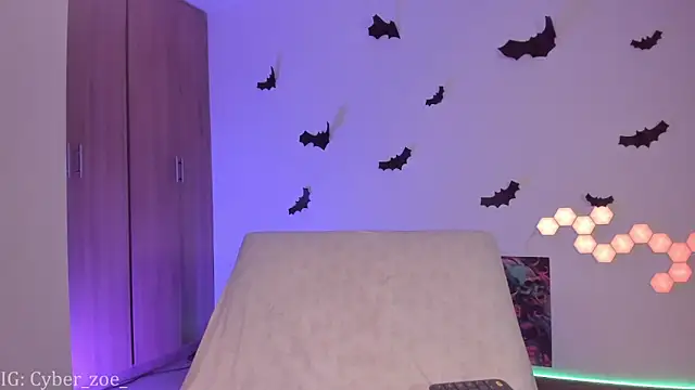 Snapshot of cyberzoe chatting on November 13, 2025, 4:00 pm cyberzoe online show from November 13, 2025, 4:00 pm