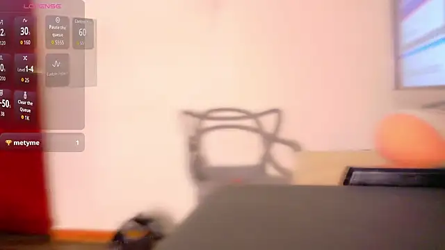 hotlatinateacher online show from October 26, 2025, 1:11 pm