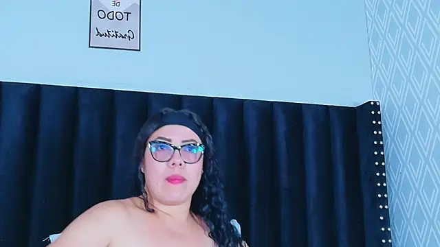 hotlatinateacher online show from February 16, 2026, 7:12 pm