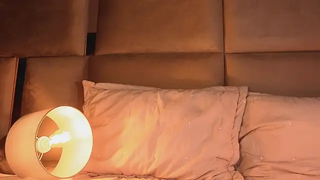 Snapshot of angelinepossy chatting on November 4, 2025, 9:29 pm angelinepossy online show from November 4, 2025, 9:29 pm