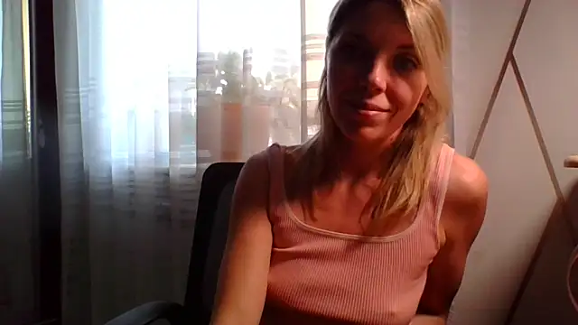 VelvetLove287 online show from April 21, 2026, 9:16 am