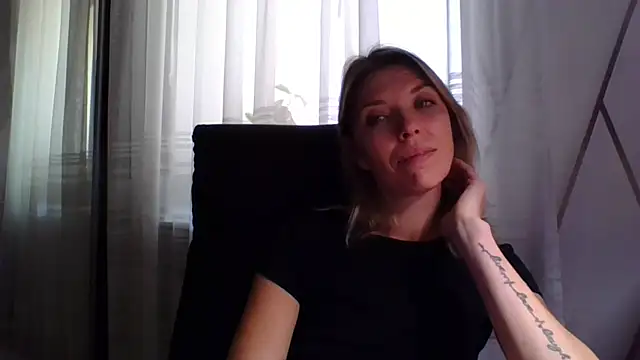 VelvetLove287 online show from November 24, 2025, 8:47 am